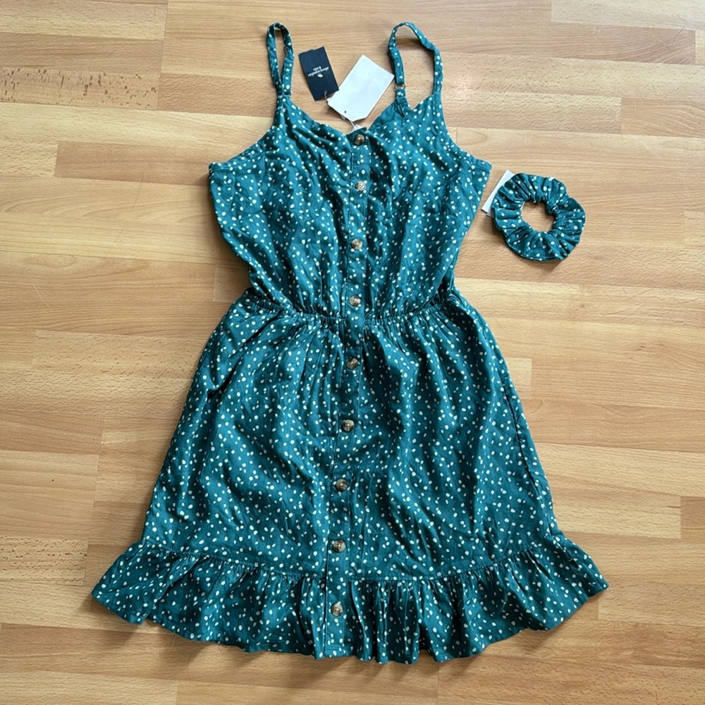 Abercrombie kids dress with matching scrunchie